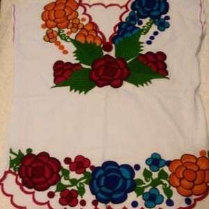 NWOT - Mexican embroidered blouse
